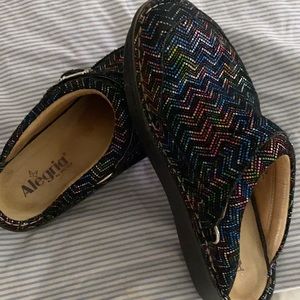 Alegria Clogs